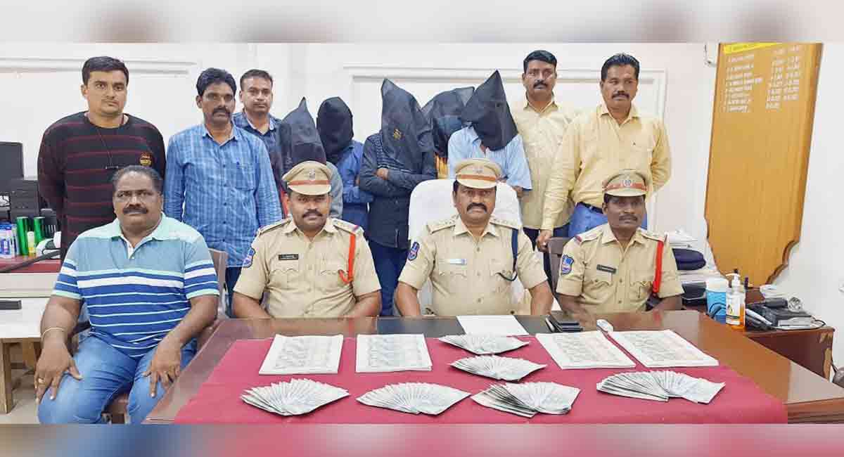 Fake currency racket busted in Peddapalli