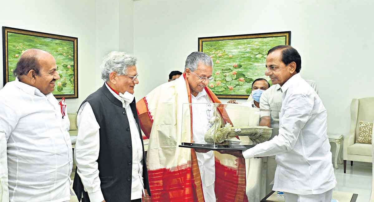 Top leaders of CPI, CPM meet CM KCR
