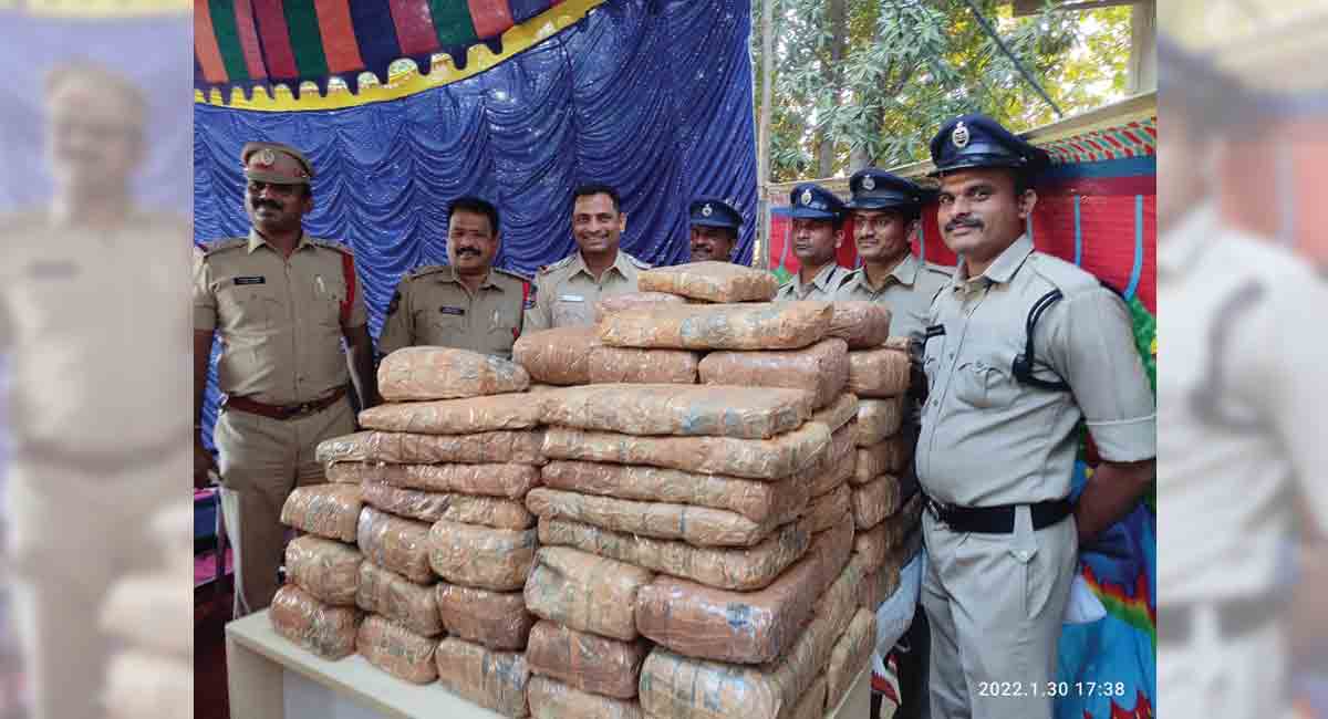 Ganja seized after hot chase in Patancheru