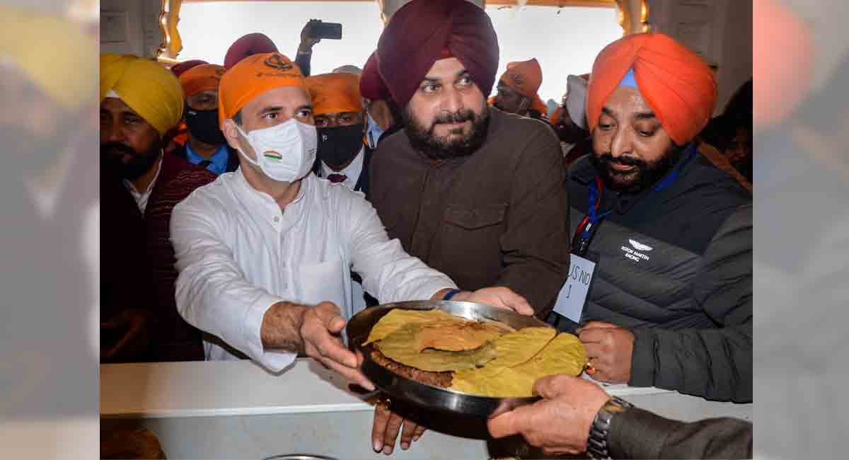 Rahul Gandhi kicks off Punjab poll campaign with Golden Temple visit