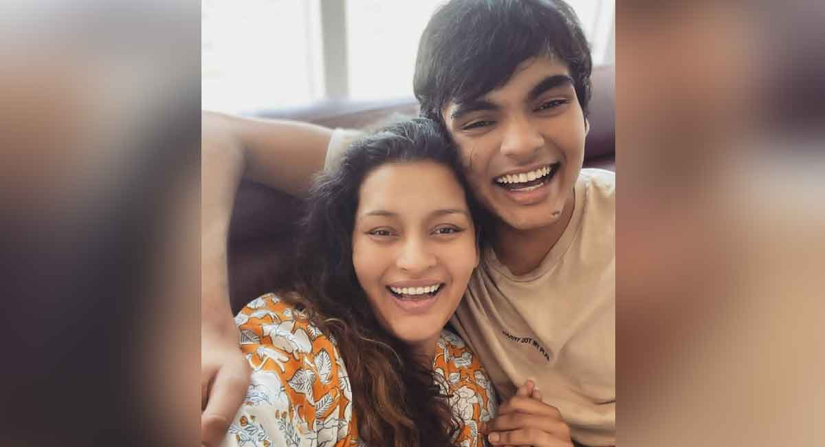 Renu Desai and Akira Nandan test positive for Covid