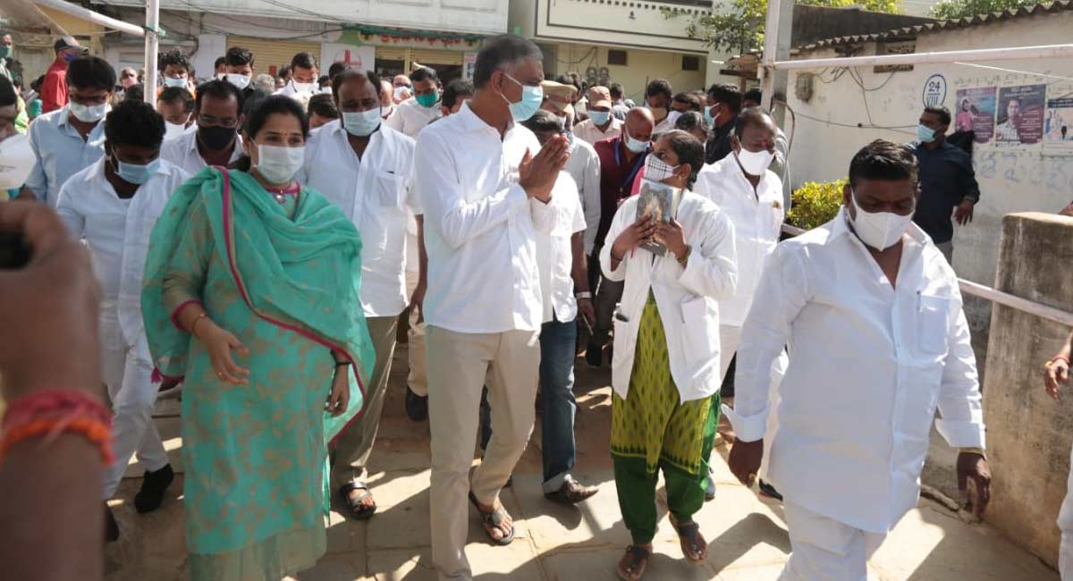 Safe treatment facilities for pregnant women in govt hospitals: Harish Rao