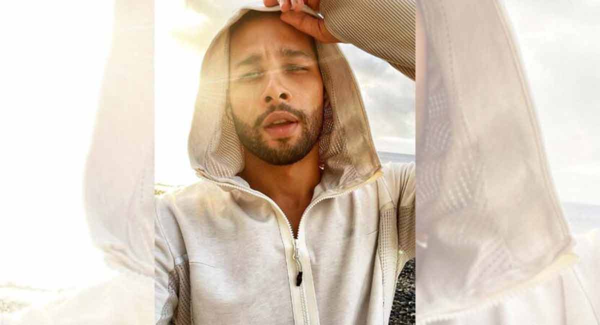 Siddhant Chaturvedi hops on to the latest ‘Gehraiyaan’ trend, check it out!