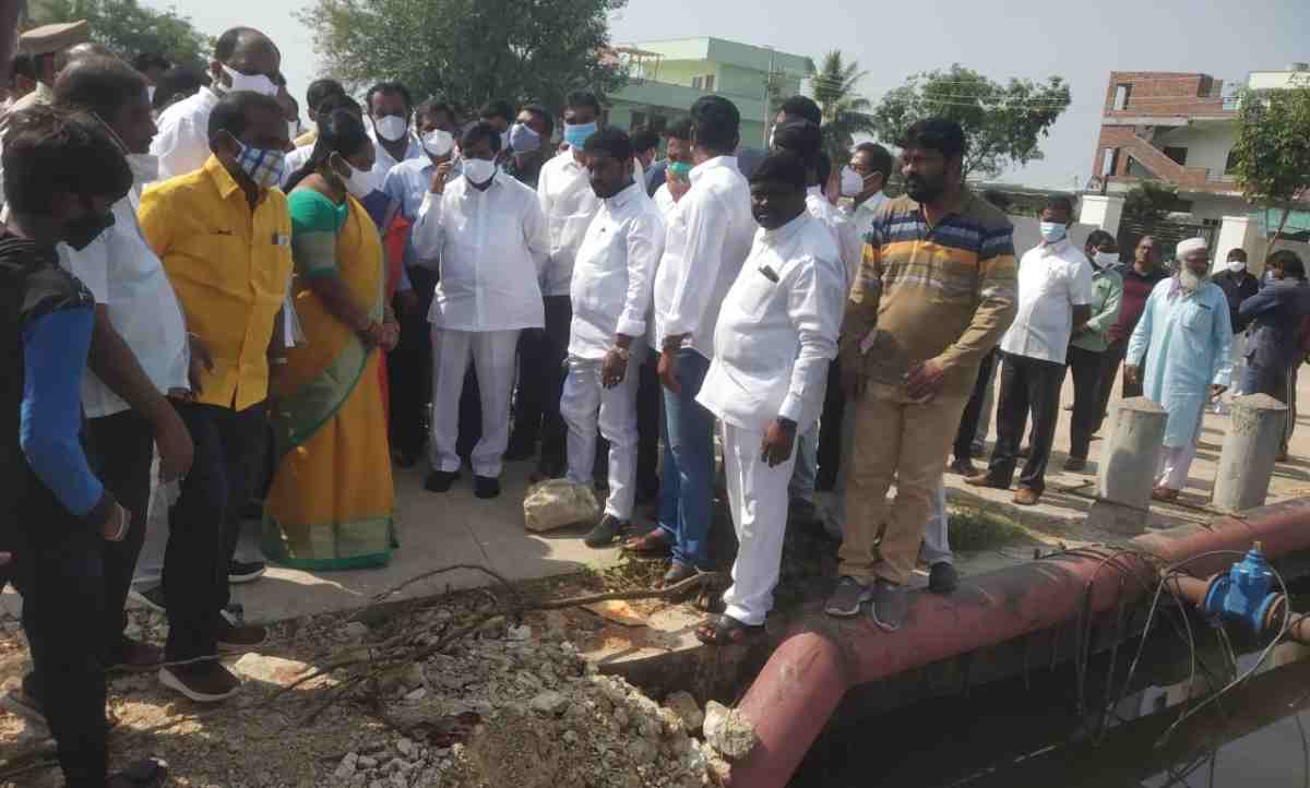 Remove encroachments on nalas in Suryapet: Jagadish Reddy