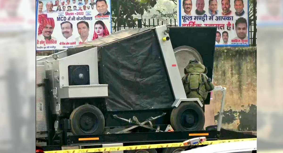 Suspicious bag found in Delhi’s Ghazipur, bomb disposal squad on spot