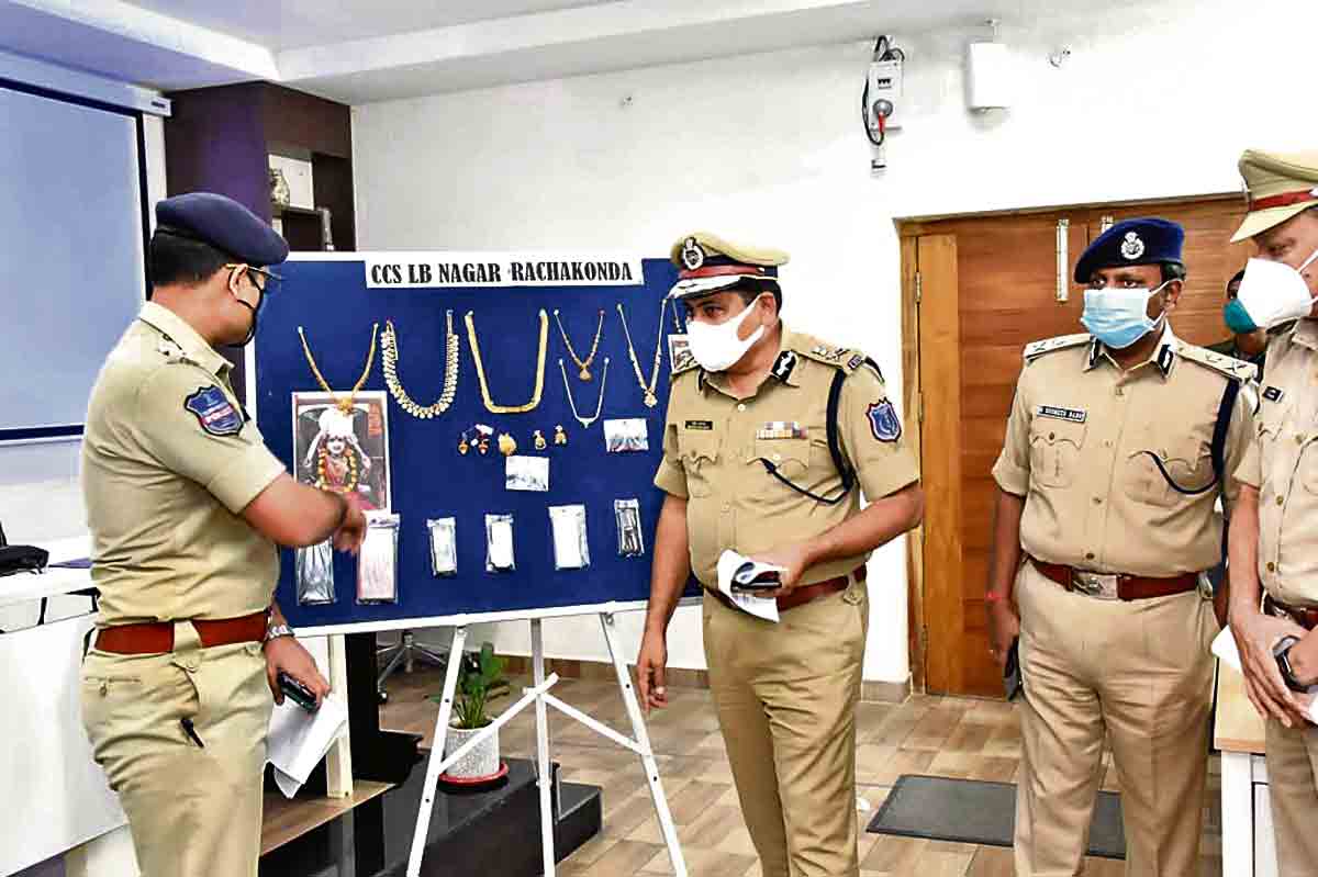 Rachakonda police nabs gang of four thieves, recovers property worth Rs. 19.4 lakh