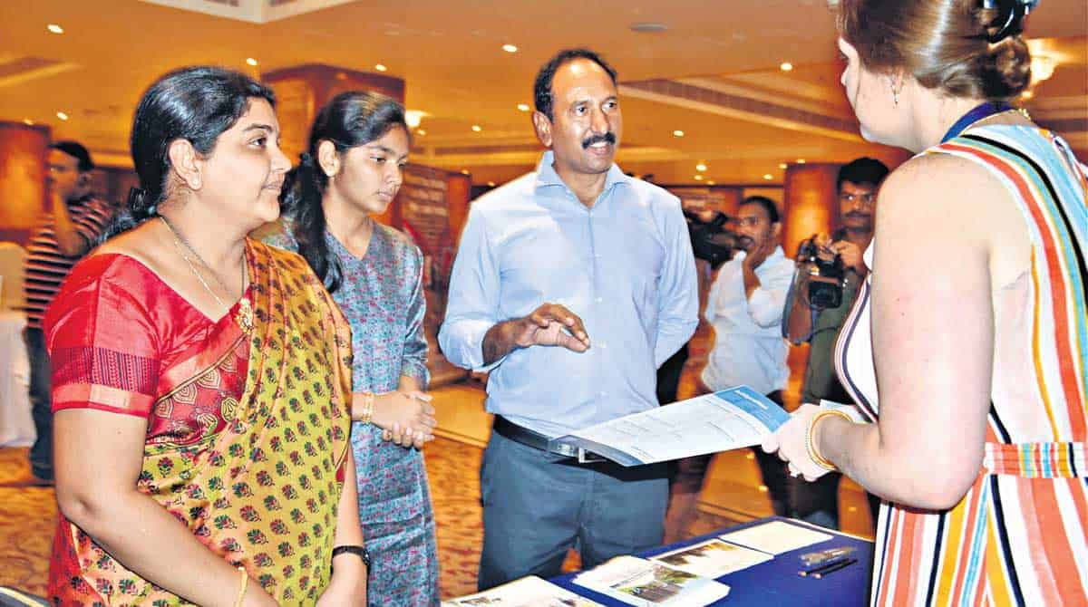 Destination USA: Accreditation to validate programmes