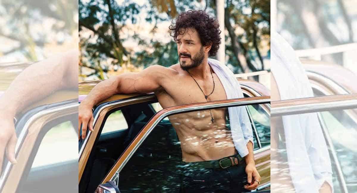 Akhil Akkineni raises temperatures with shirtless pic