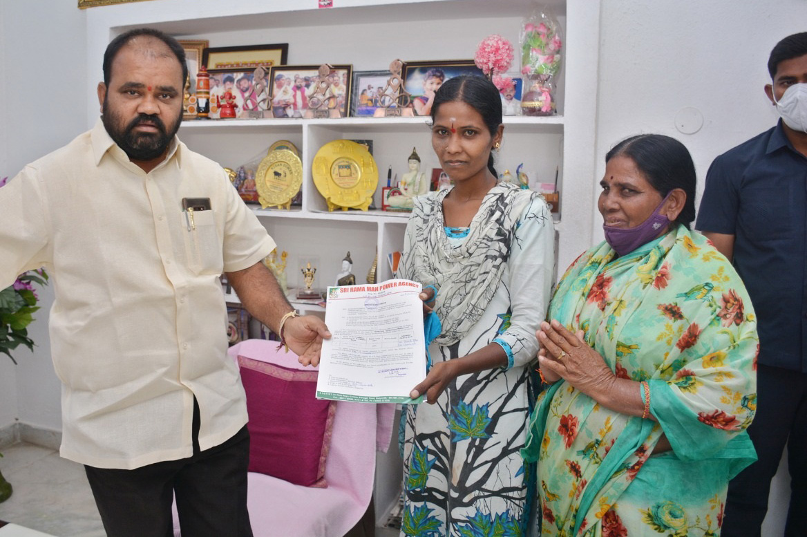 Vegetable vendor appointed as ANM in Nalgonda