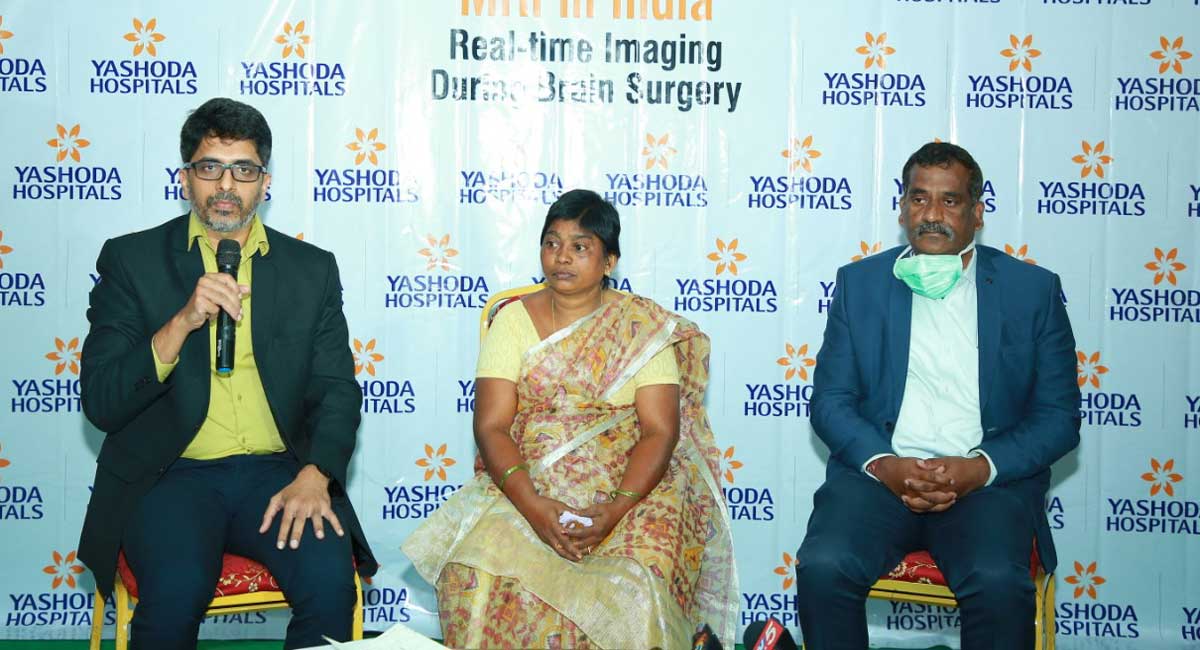 Yashoda Hospitals neurosurgeons perform brain surgery using IMRI neuronavigation