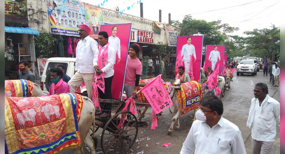 Bullock cart, tractor rallies mark Rythu Bandhu celebrations in Adilabad
