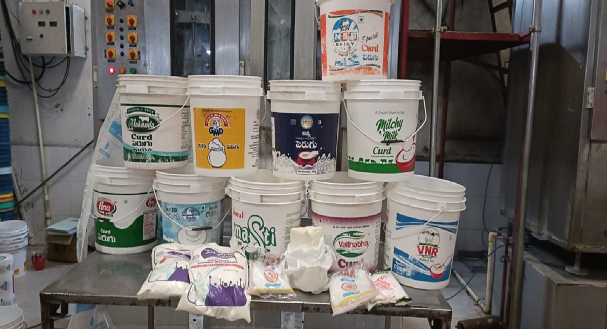 Sangareddy: Police raid Pavithra Dairy, seize 6,000 litres of adulterated milk