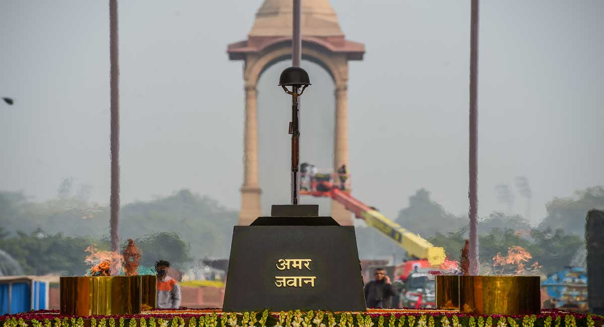 Amar Jawan Jyoti at India Gate merged with National War Memorial flame