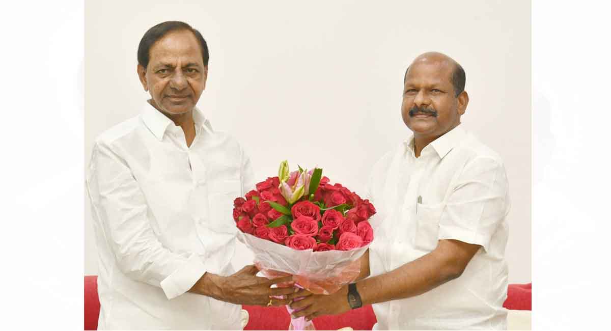 KCR invited to visit Kethaki Sangameshwara Swamy Temple