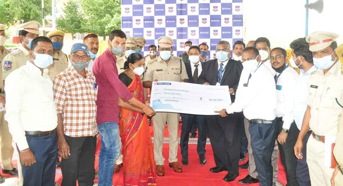 Adilabad: Home guard’s kin get Rs 30 lakh insurance cover