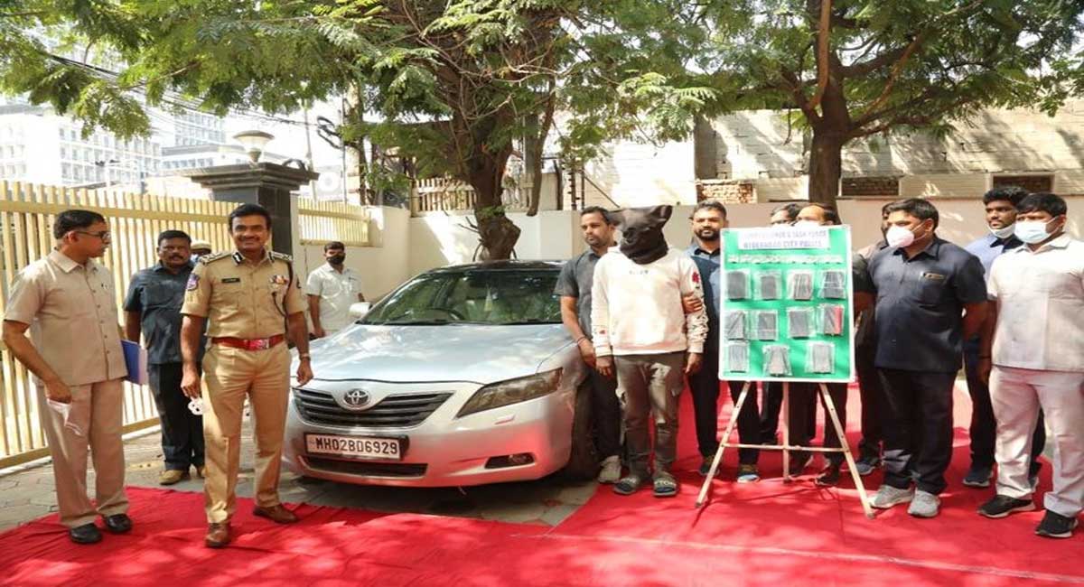 Drug racket busted, eight held in Hyderabad