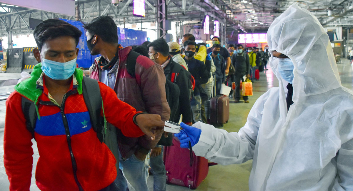 India logs over 2.6 lakh fresh COVID-19 cases, positivity rate nears 15 pc