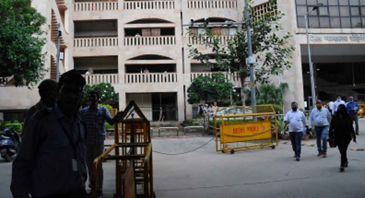 Gangster who supplied arms for Rohini Court shootout held