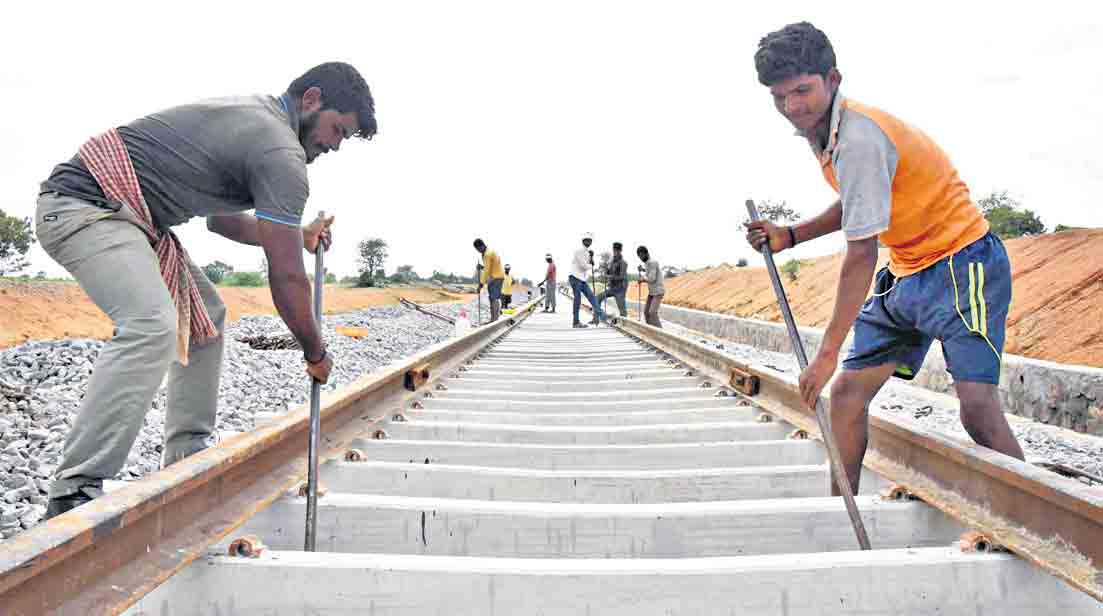 Centre back‘tracks’ on Telangana rail projects