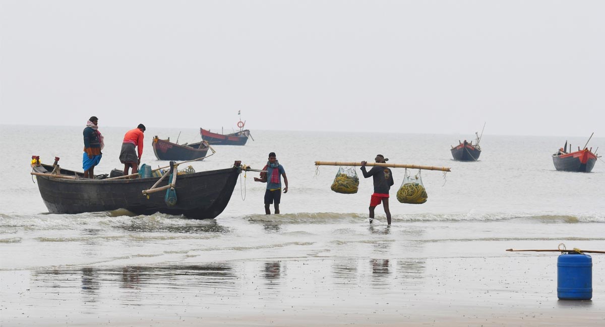 56 released Indian fishermen in Sri Lanka to be moved to immigration detention center