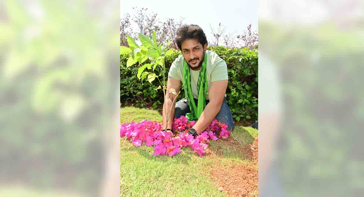 Actor Manoj Nandam plants sapling at Jubilee Hills Park as part of Green India Challenge
