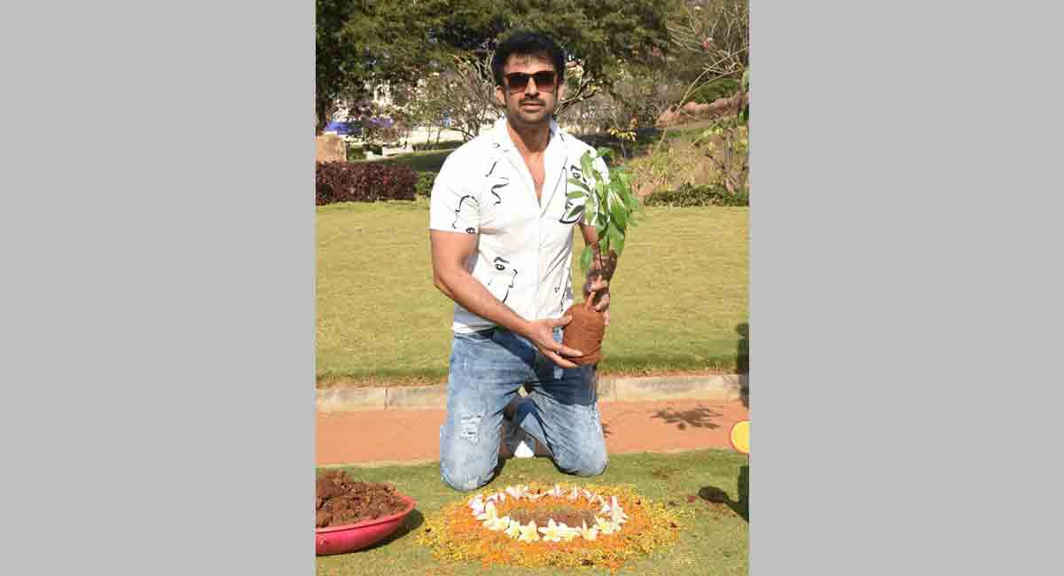 Actor Shravan Raghavendra joins Green India Challenge