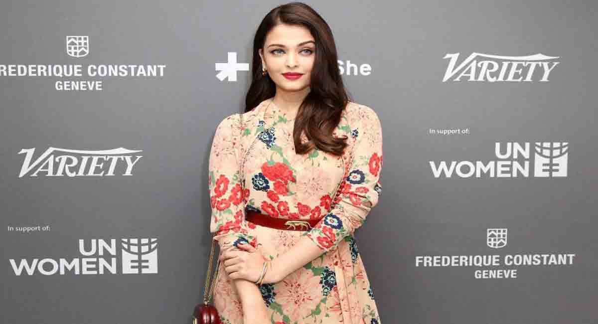 Aishwarya Rai Bachchan expresses grief over Lata Mangeshkar’s demise