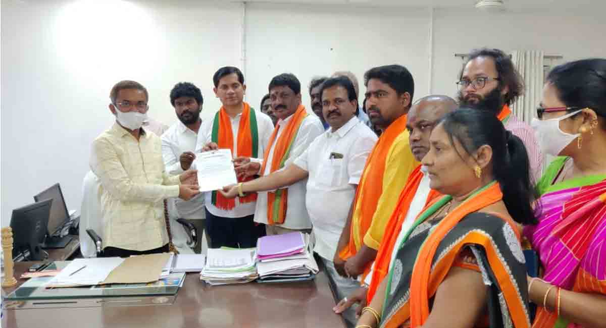Mancherial: BJP district chief demands govt to extend Dalit Bandhu to all