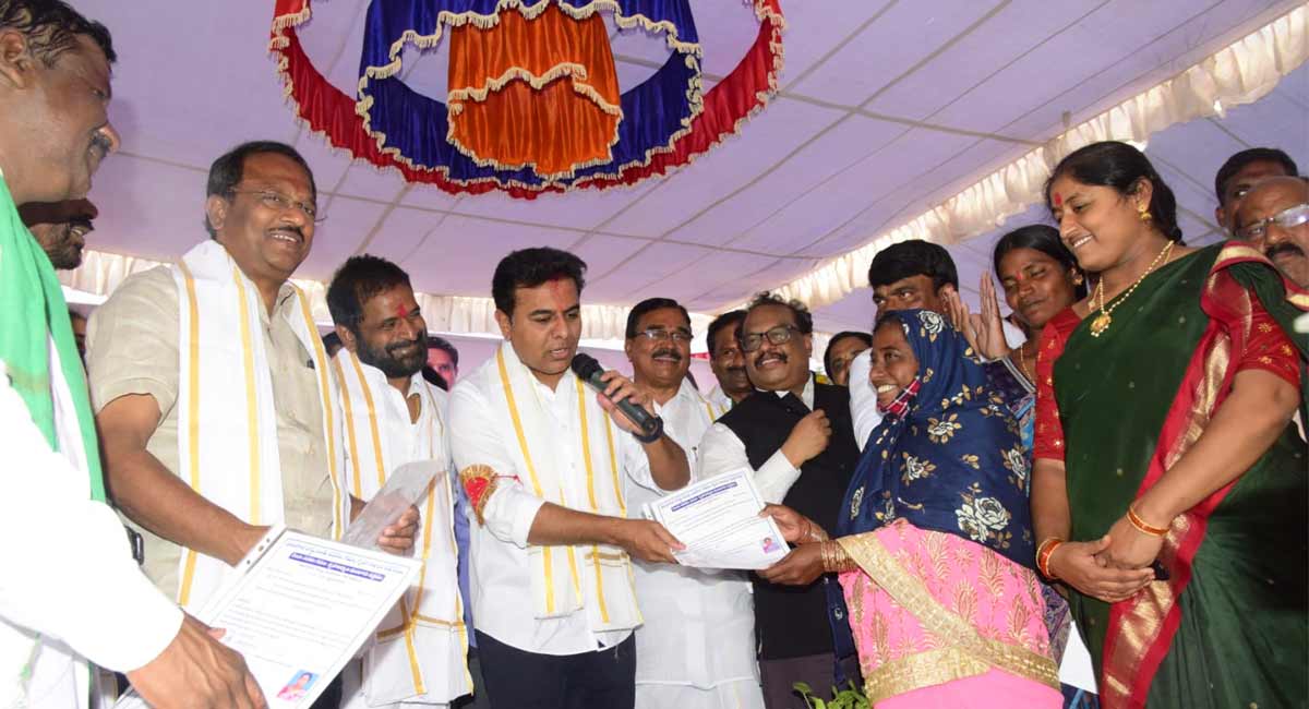 KT Rama Rao inaugurates double bedroom houses in Jadcherla