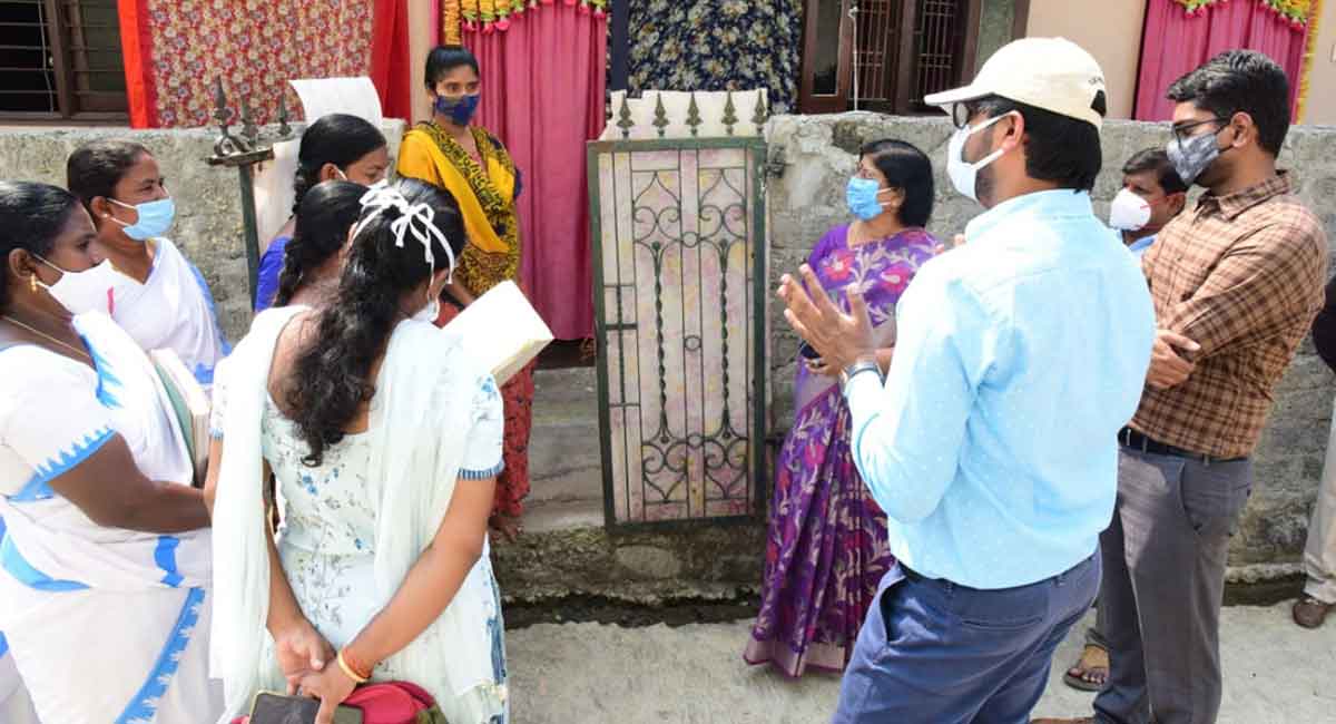 Khammam Collector asks expectant mothers to opt for govt hospitals for delivery