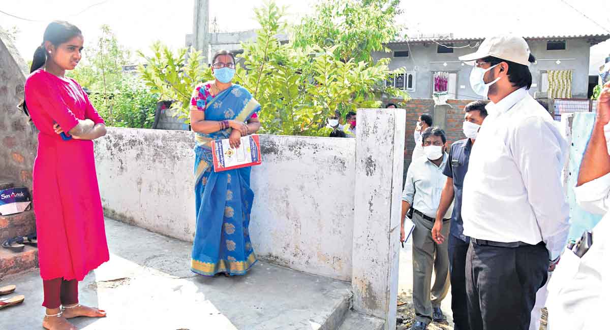 Ensure 100 percent attendance in Govt schools, Khammam Collector tells teachers