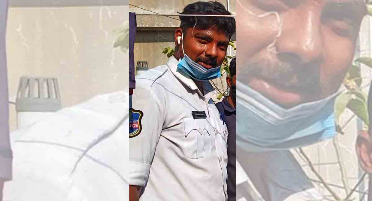 Traffic cop rescues mother and daughter trapped in blaze in Hyderabad