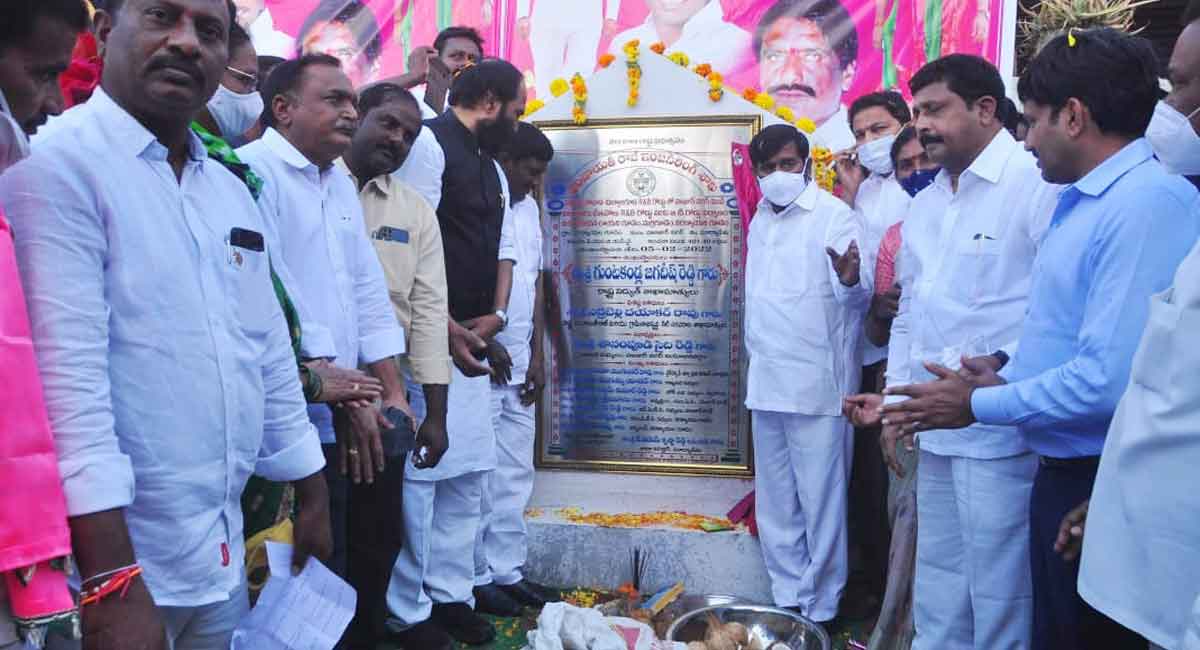 Avoid delay in execution of development works, Jagadish Reddy tells officials