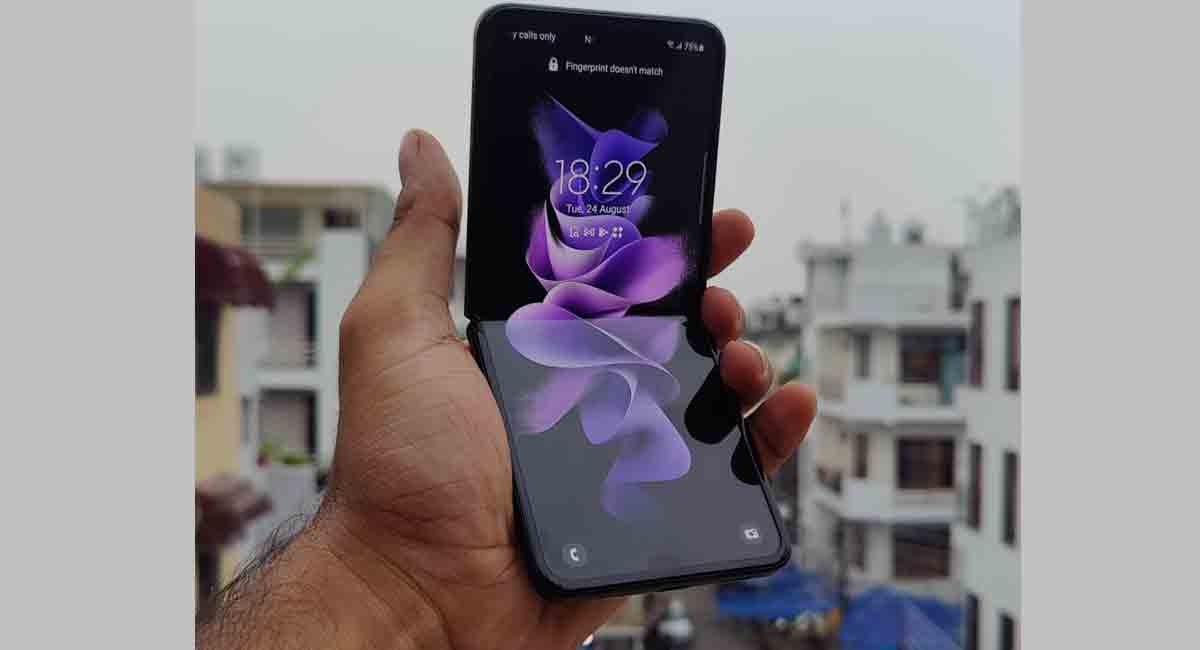 Foldable smartphone shipments to exceed 30mn in 2024