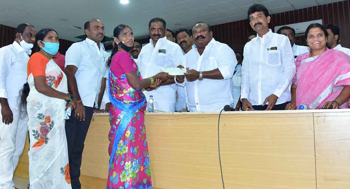 Telangana govt working for welfare of poor: Gangula