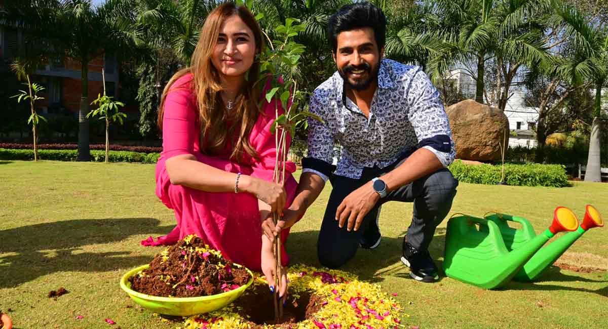 Gutta Jwala & Vishnu Vishal participates in Green India Challenge