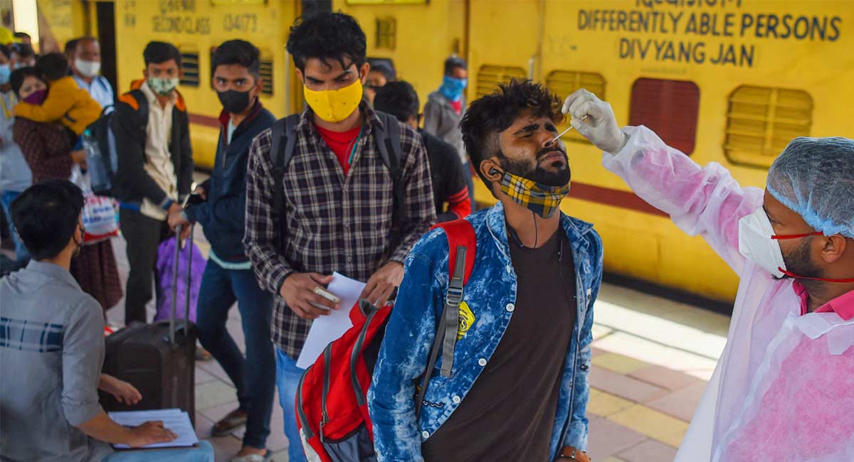 India reports 1.27 lakh new COVID cases, positivity rate drops to 7.98 pc