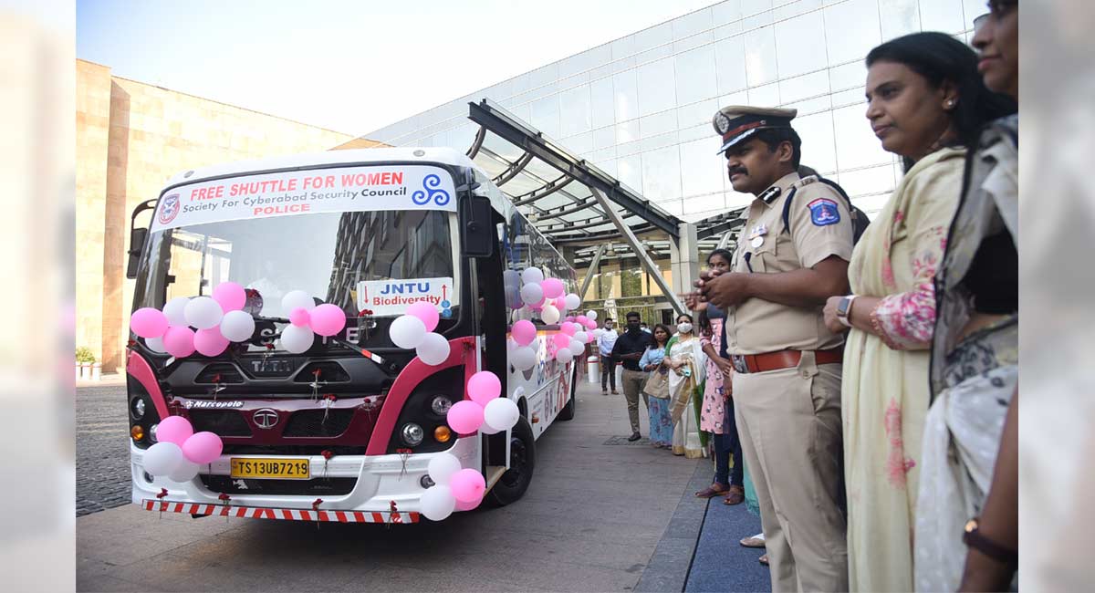 Cyberabad police introduces ‘SHE Shuttle’ bus between JNTU and Biodiversity Park