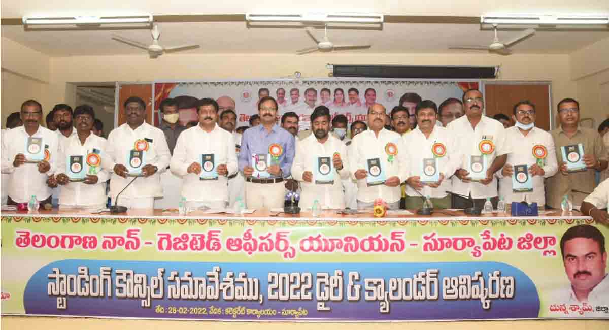 ‘Employees playing crucial role in implementation of welfare schemes’