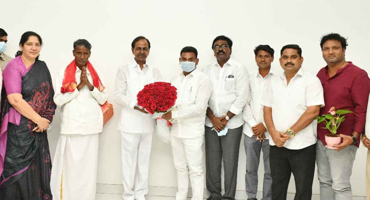 CM KCR announces land and Rs 1 crore for Sakini Ramachandraiah, Kanakaraju