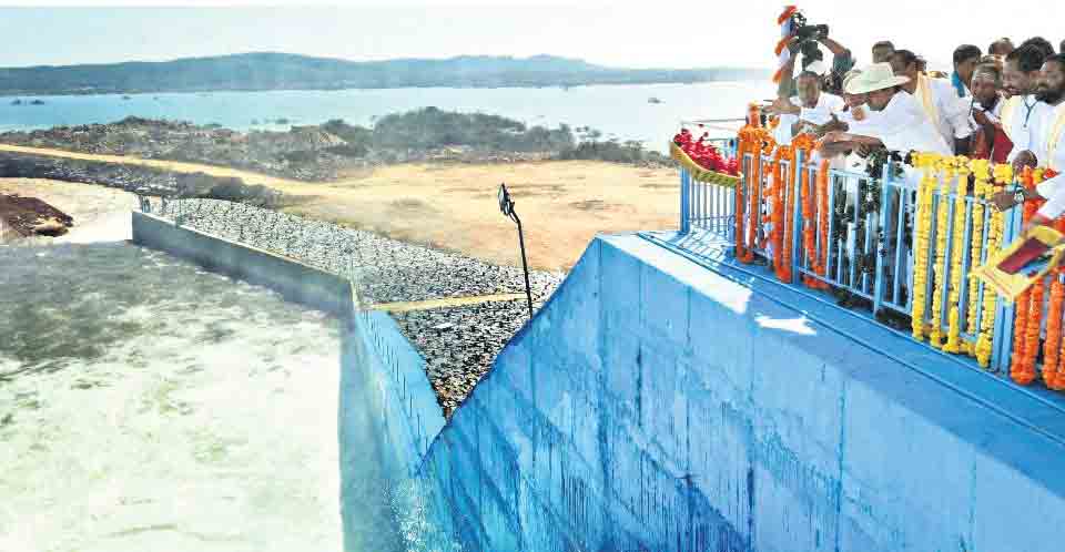 CM KCR vows to fight for development of nation