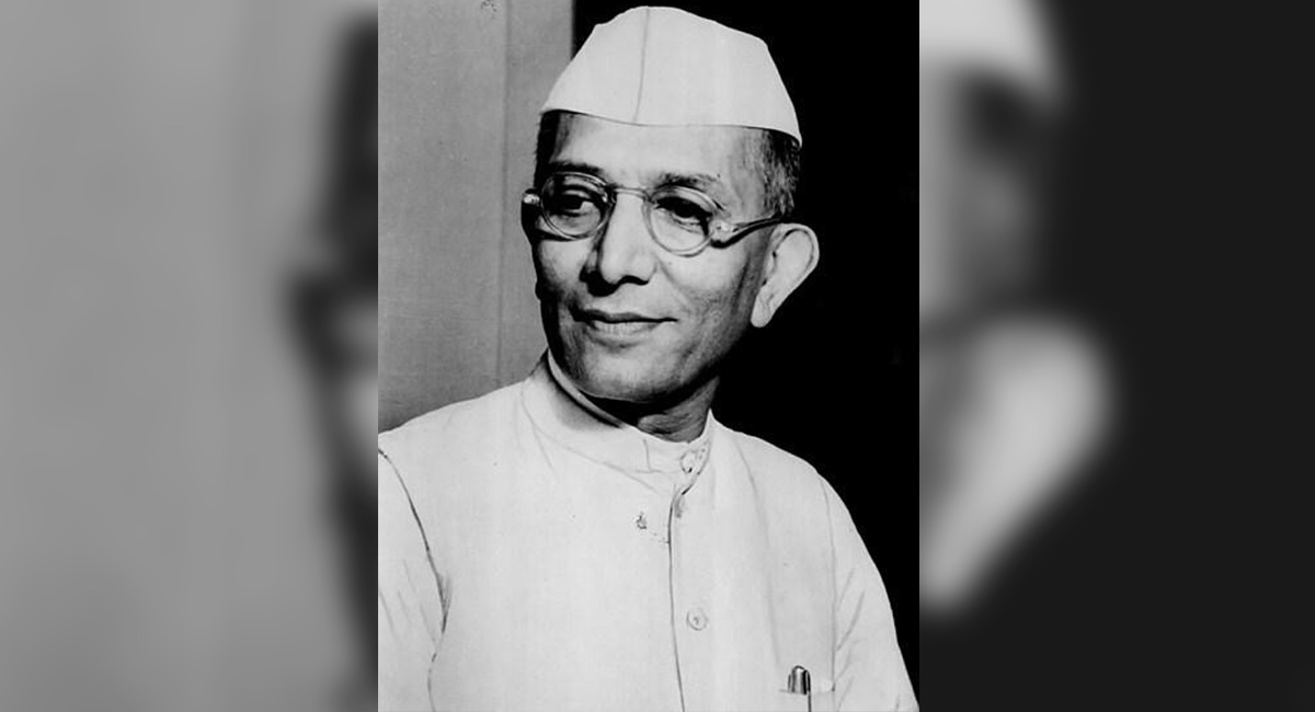 Modi pays homage to former Prime Minister Morarji Desai