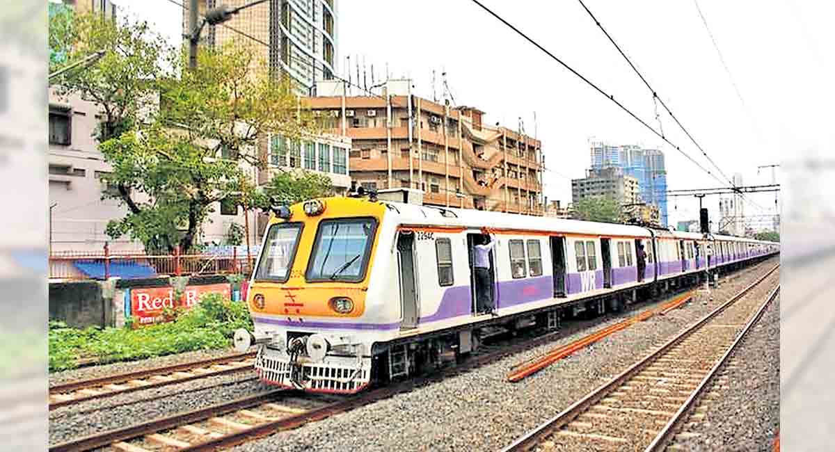 Mumbai: Local train commuters can now watch movies, TV shows during journey
