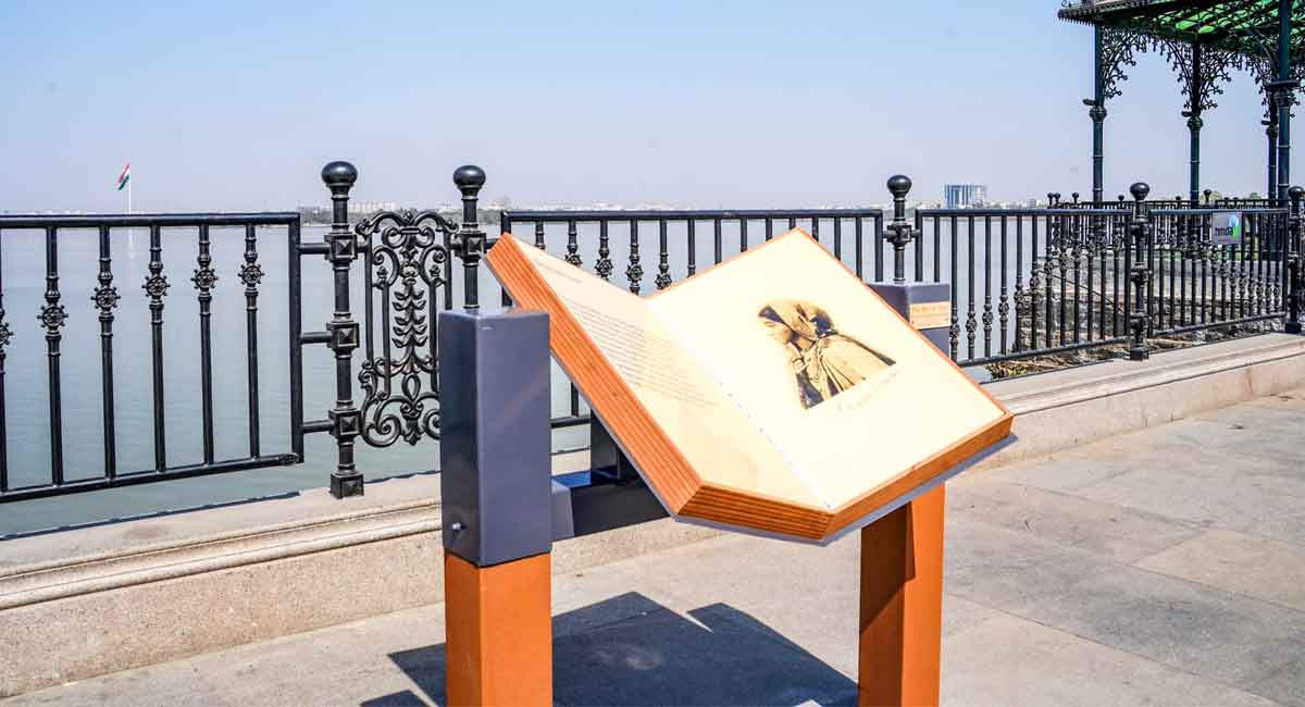 Plaque commemorating Sarojini Naidu’s poem on Hussain Sagar installed at Tank Bund