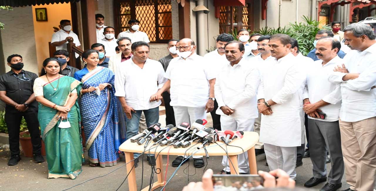 Prakash Raj emerging key figure in KCR’s move for anti-BJP front