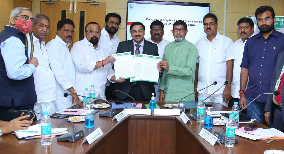 Nabard chief reviews computerisation at TSCAB