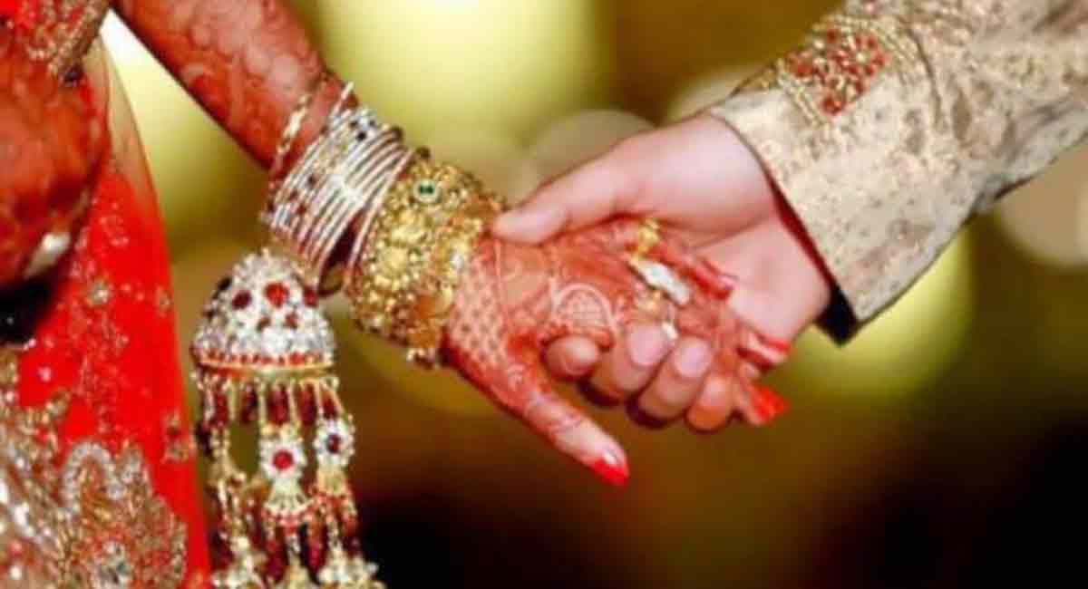 UP: Bride refuses to marry after finding groom wearing a wig