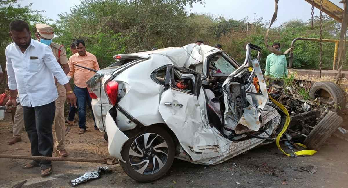 Five people killed in road accident 