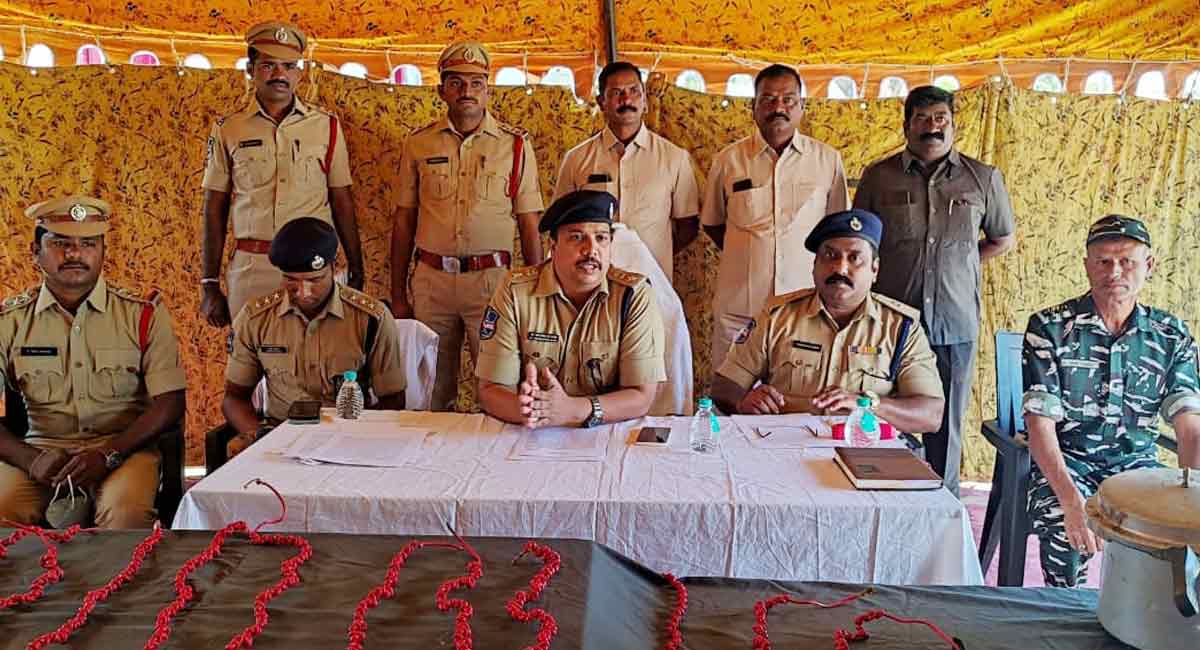 Mulugu: Police defuse landmine planted in Penugolu forest area