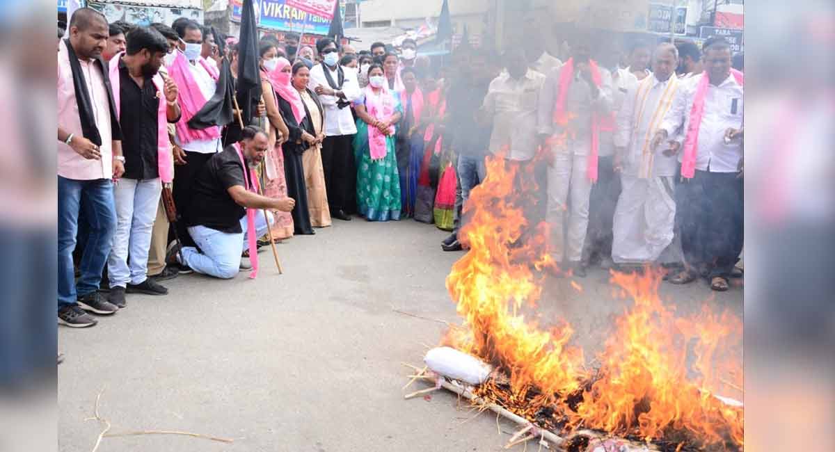 Modi must tender apology to Telangana people: Puvvada